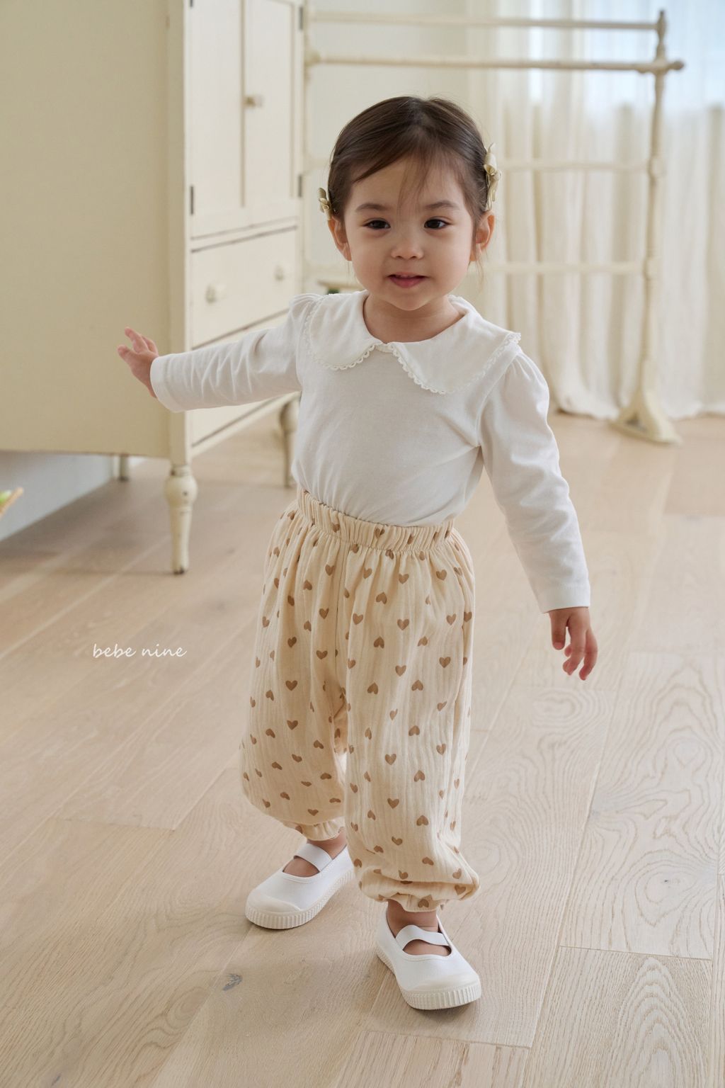 2_레이스둥근카라티_모델사진8