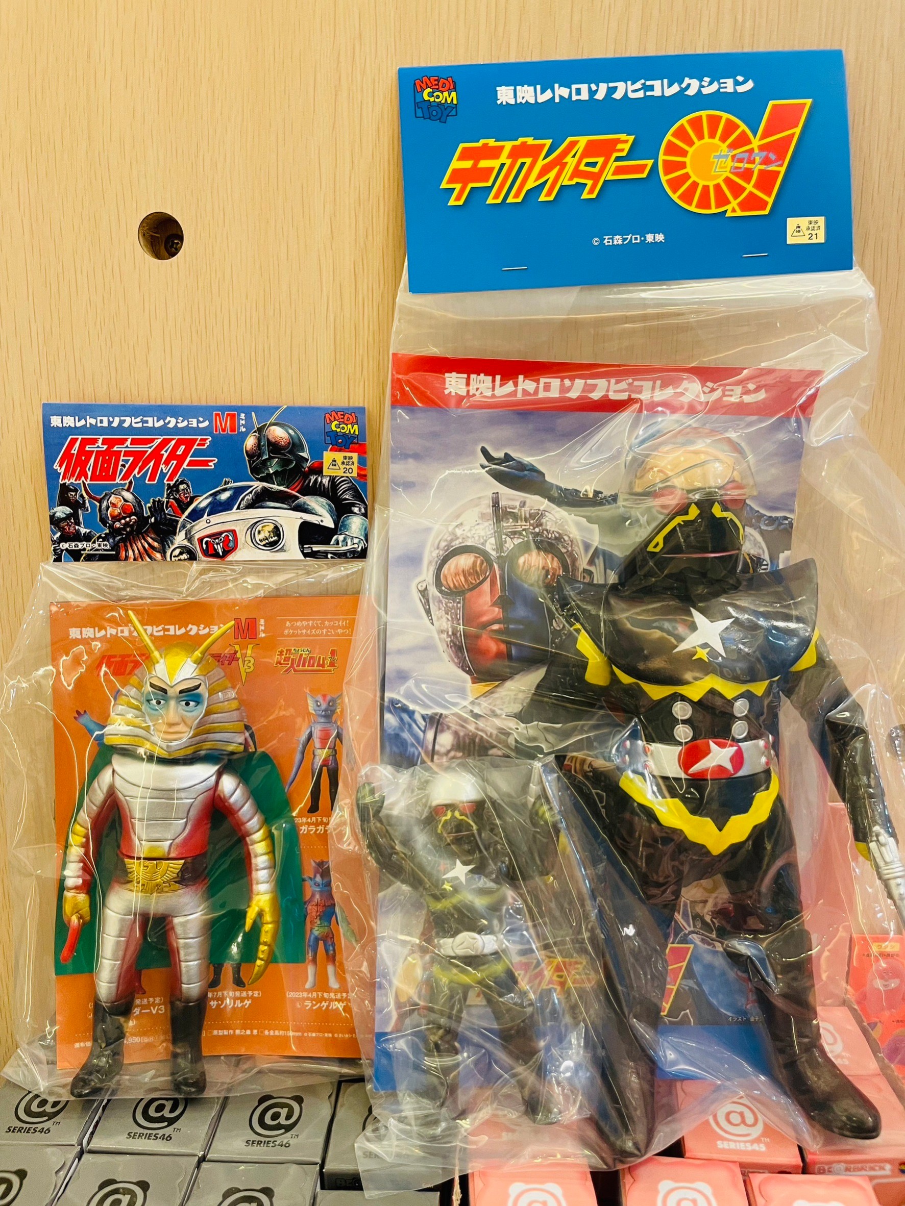 MEDICOM TOY東映復刻軟膠到貨通知 地獄大使 (ミドルサイズ) ギルハカイダー (ハカイダーショットVer.)+ミニソフビ