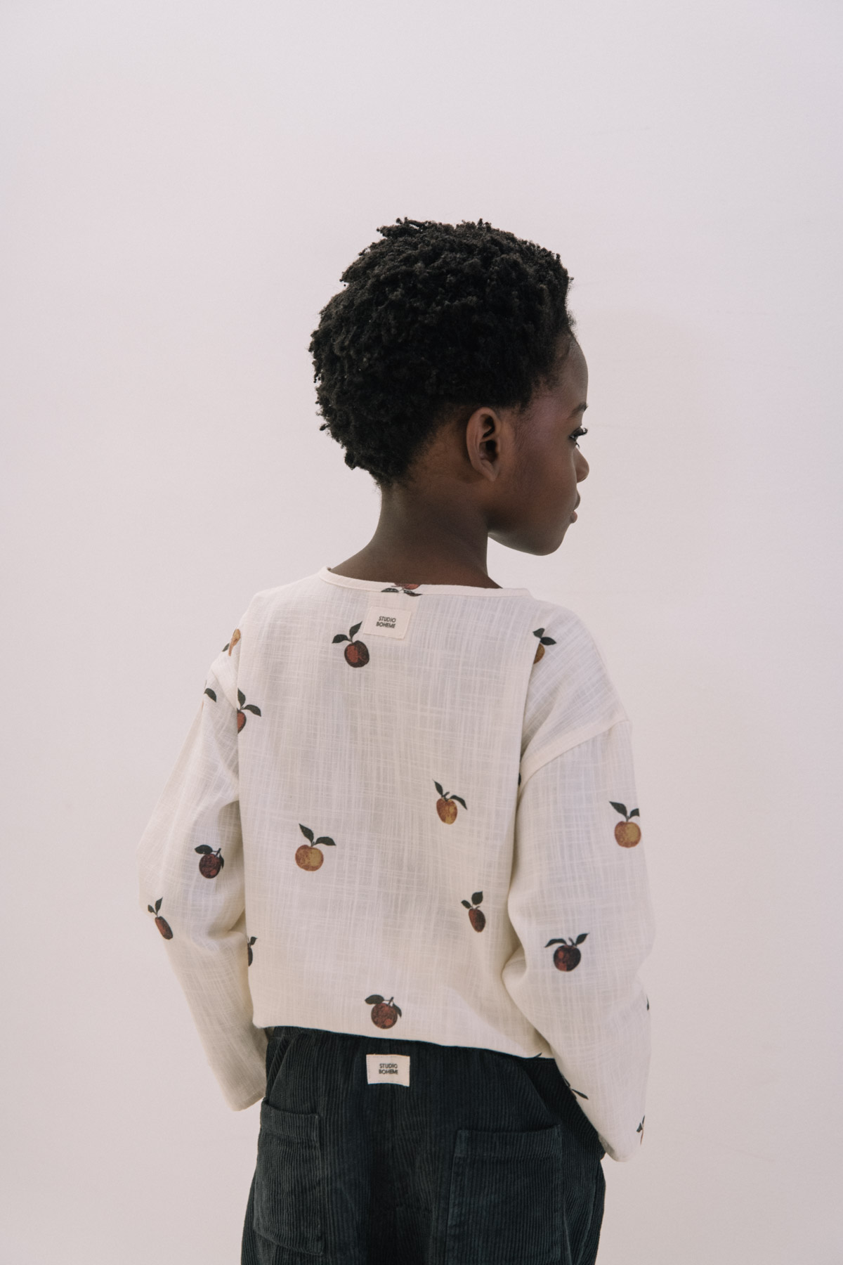KURTA ROMEO - ECRU APPLES + PANTALON CAROTT CORDEROY - CARBONE- 6
