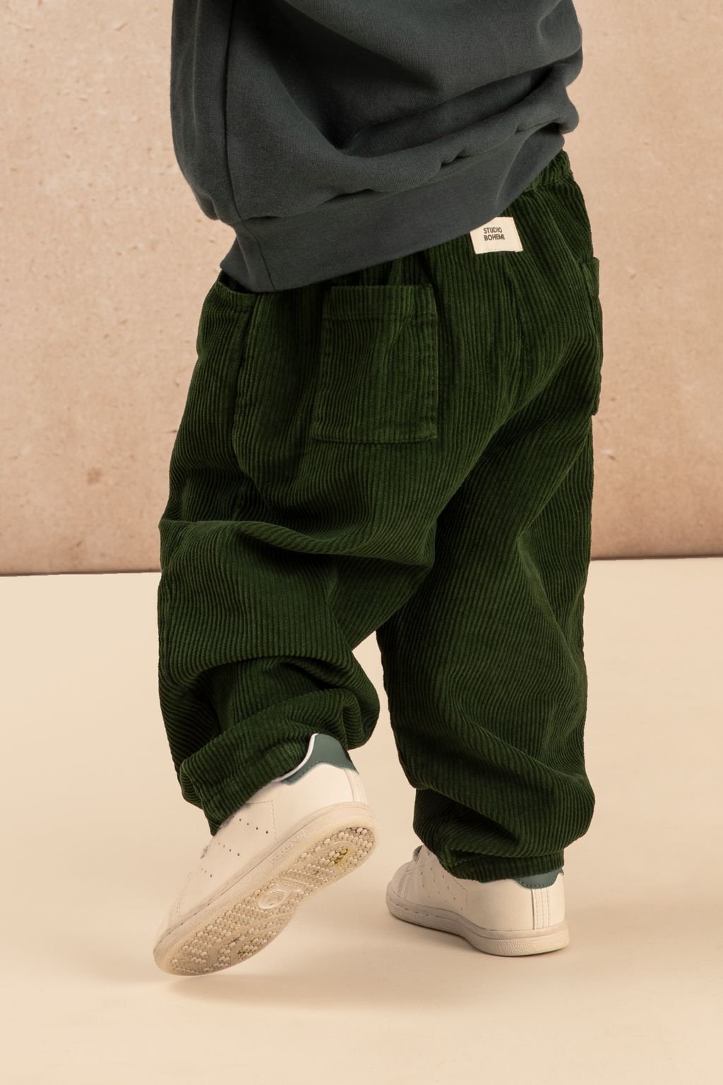 PANTALON CARROTT CORDEROY VERT FORET-2