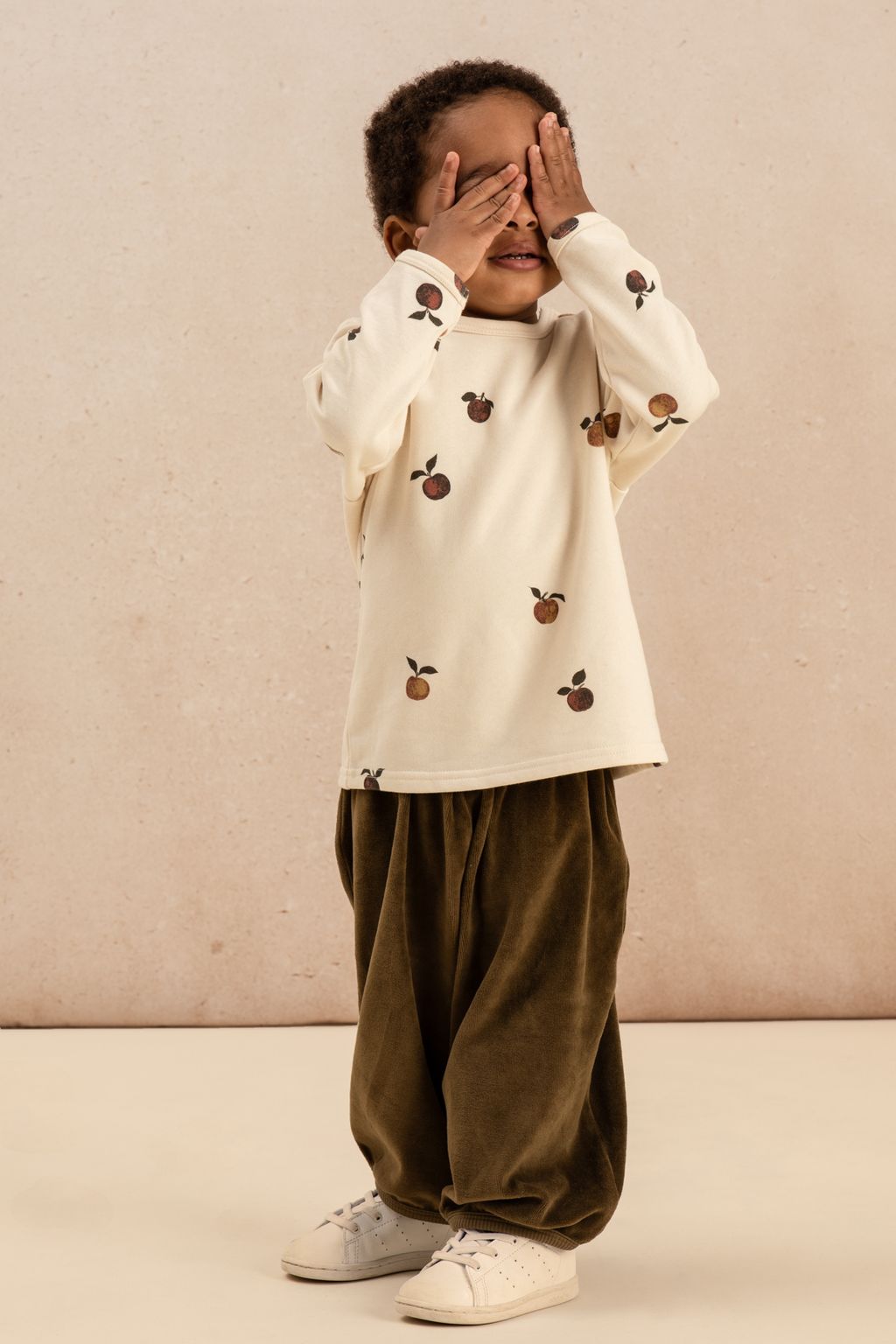 SWEATSHIRT NOE ECRU POMMES + PANTALON PORGY VELVET KAKI-1