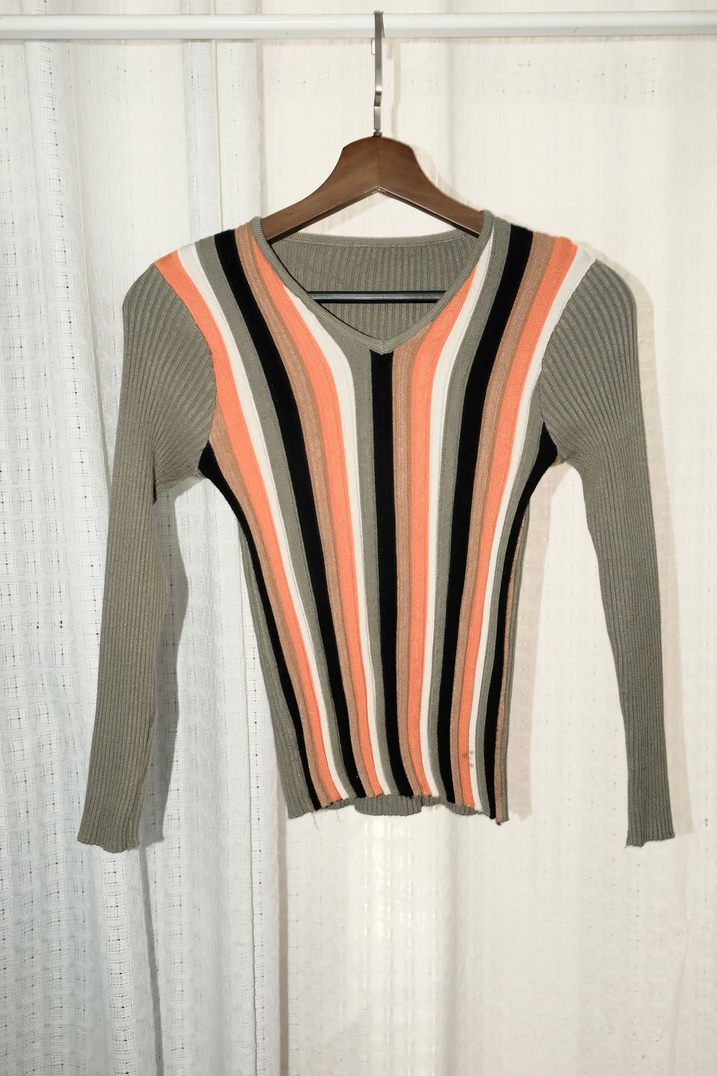 EF32D2CF-AA5D-4EA6-9B62-322CDD1B6987_1_201_a