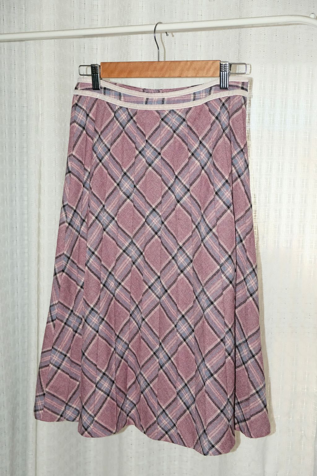 0EB054BF-B50F-4080-8C51-A117D3D2B1D9_1_201_a