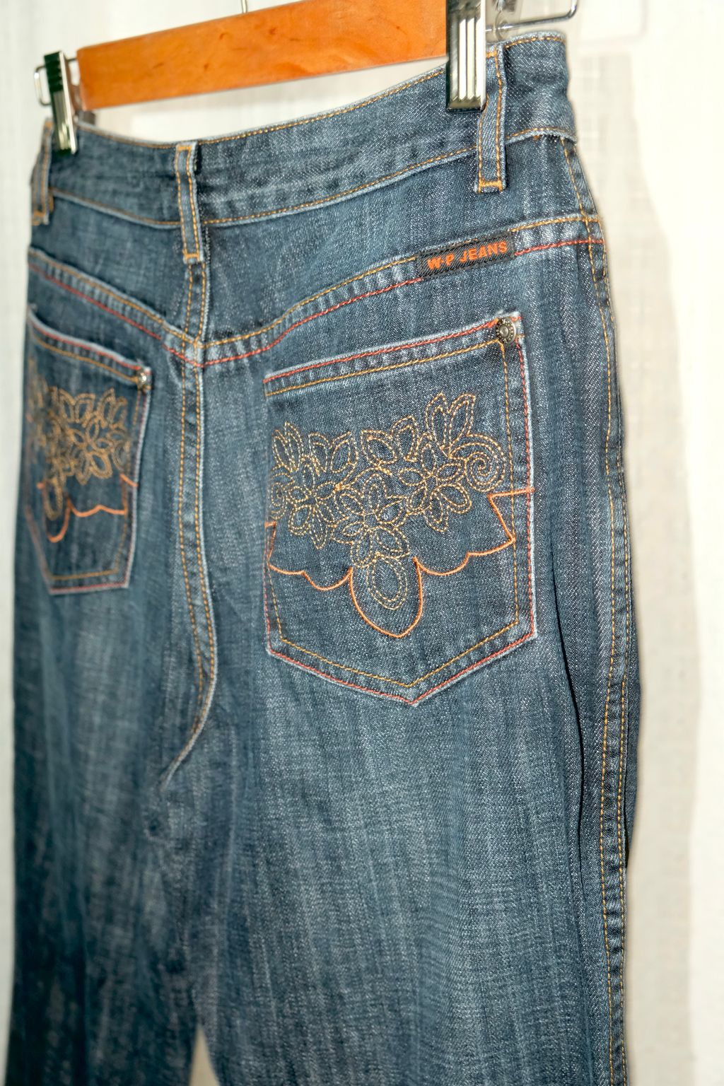 3CCFDF21-B3DC-4072-9CB5-7A1E5E9FE085_1_201_a