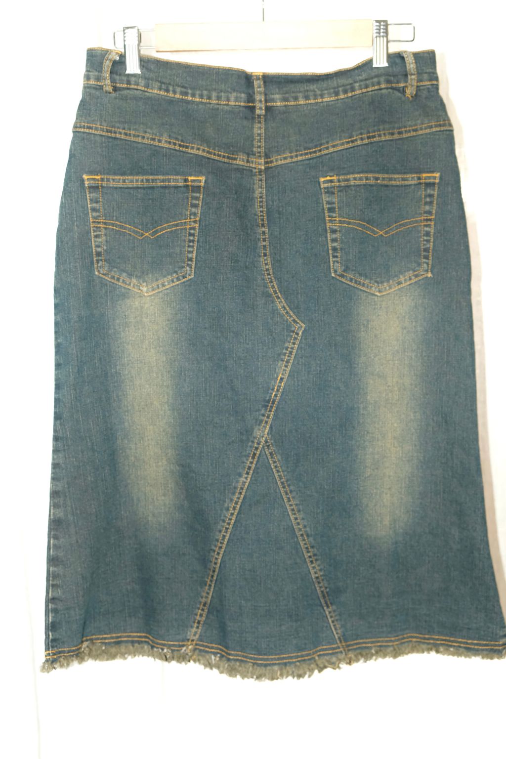 9481BEAF-423D-4504-81E5-597A3893107E_1_201_a