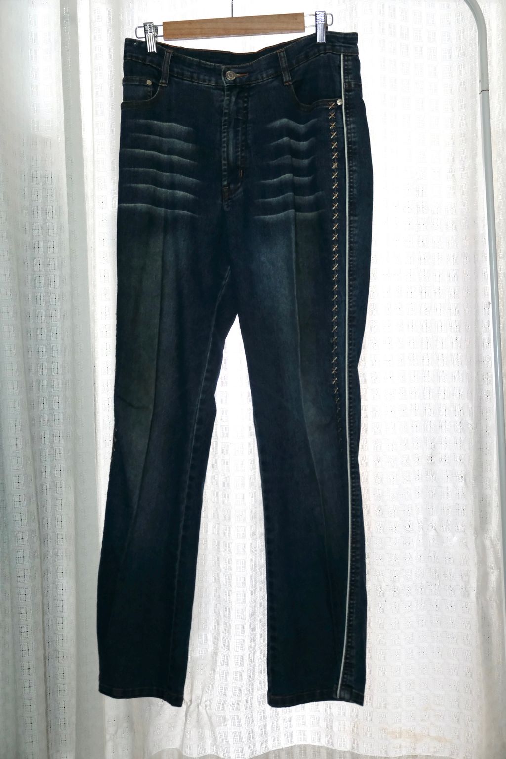 9946E508-31FB-44BA-92D2-DAD3F4484BBD_1_201_a