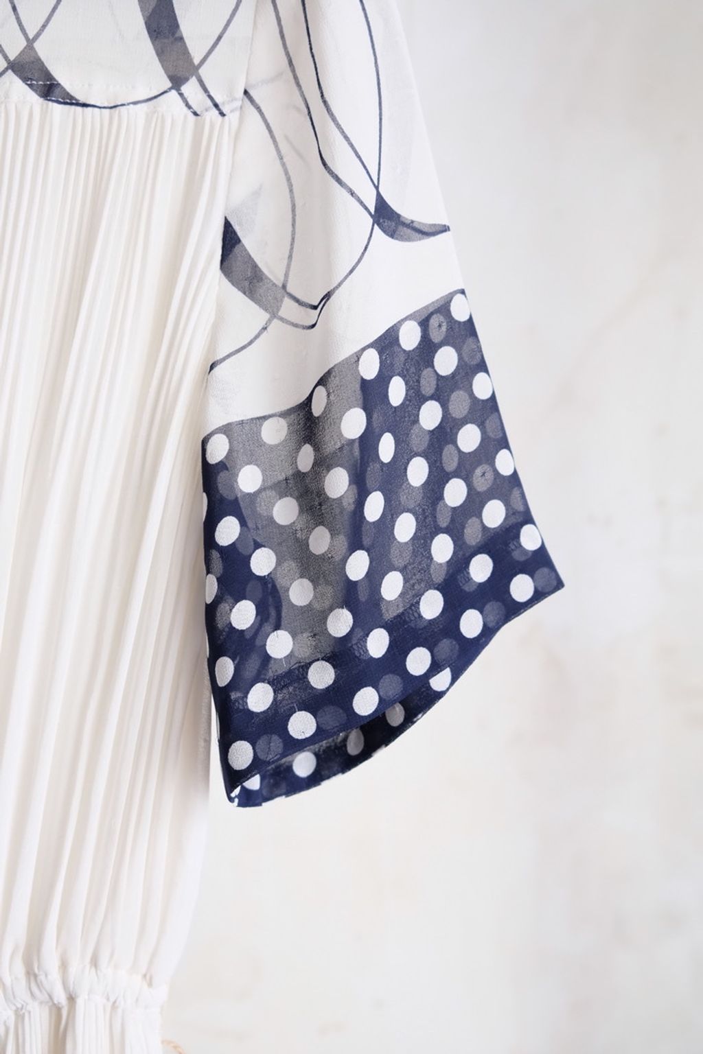 0CCC9874-1662-4722-A836-C33289916A74_1_105_c