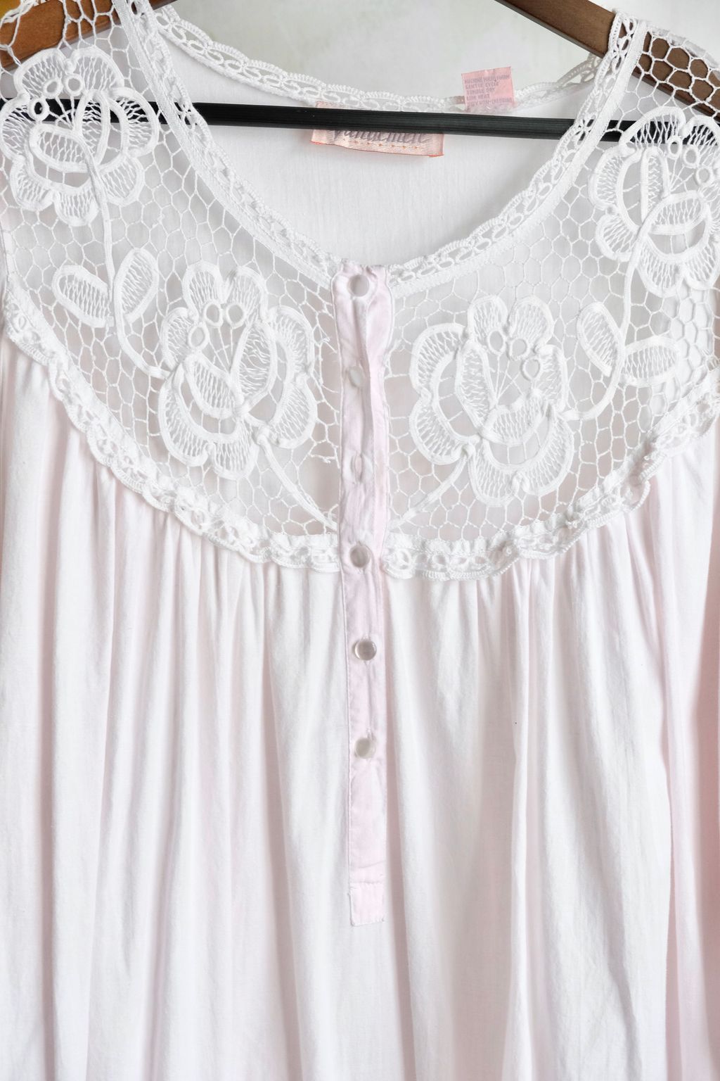 B215EB2E-9E25-47BD-A2E9-E23D3E195BCF_1_201_a