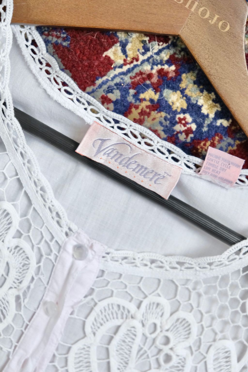 7FE6DDF4-CB22-4A6D-AC9F-5D51DC11263A_1_201_a