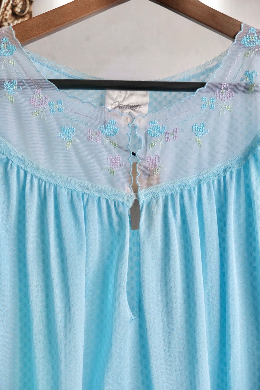 94650C8F-418F-4F4E-ACE4-910767921264_1_105_c