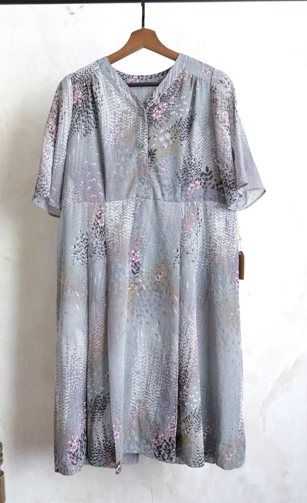 DA57440F-E9AB-4845-93C1-DD1568F1A184_1_105_c