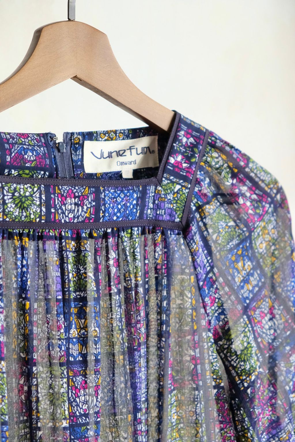 0E775309-A6A8-423E-80E9-3D6528AE4699_1_105_c