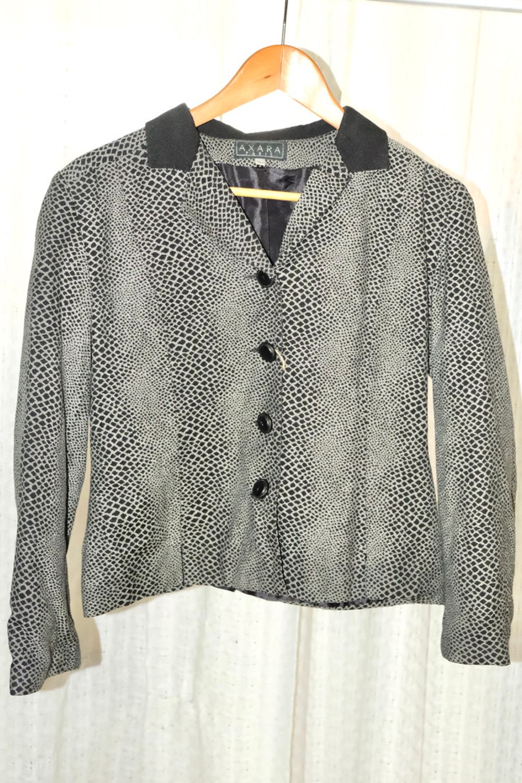 1AAFE4BF-BD5F-42D0-A6CD-7F5100A0D428_1_105_c