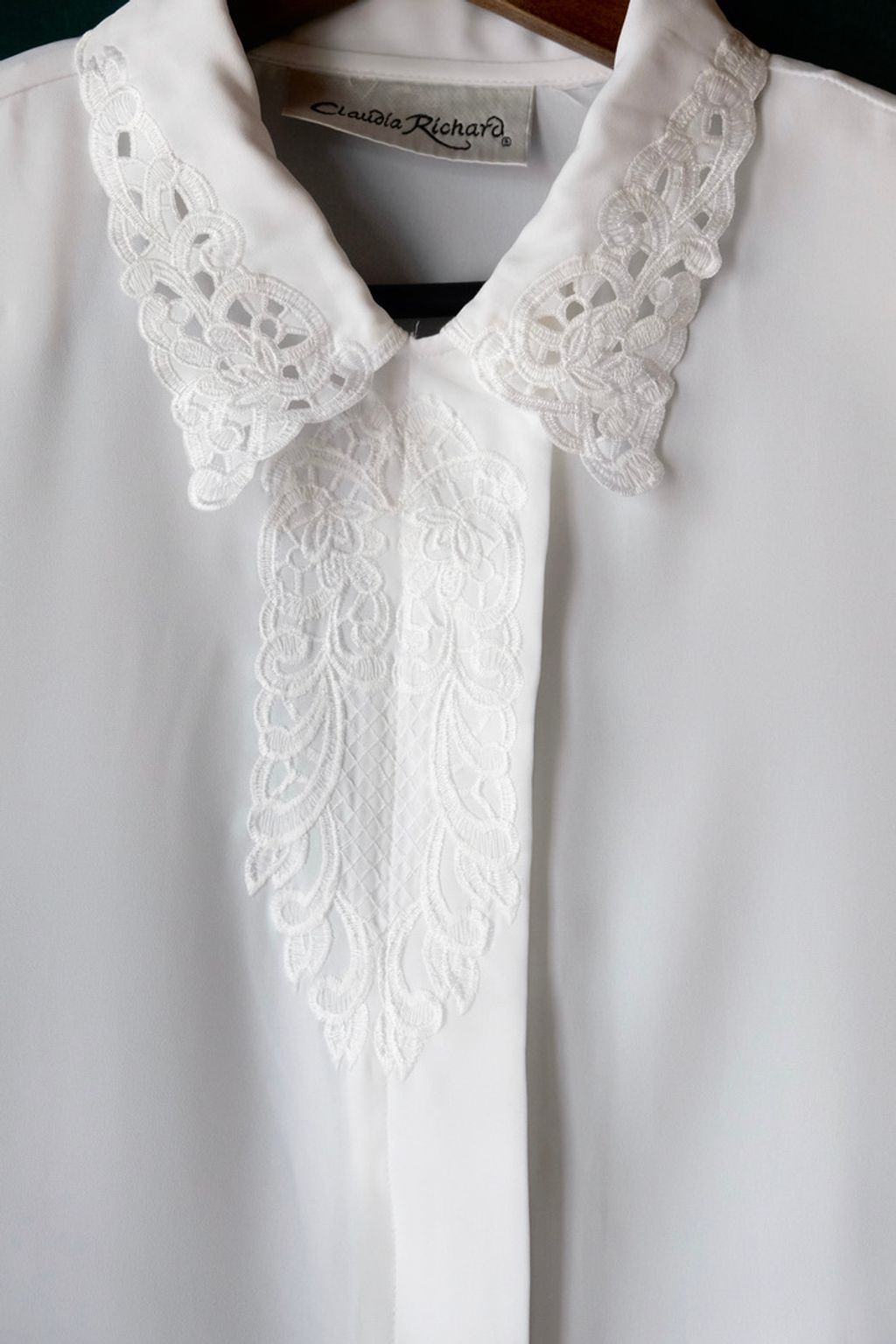 CAB93251-221C-4C05-A1CB-855C3F2B3F1A_1_105_c