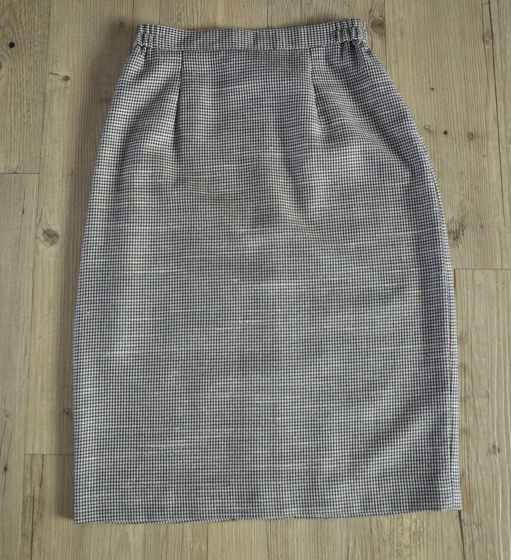 398BE6F1-9819-48AA-B837-48D98474A2E1_1_201_a