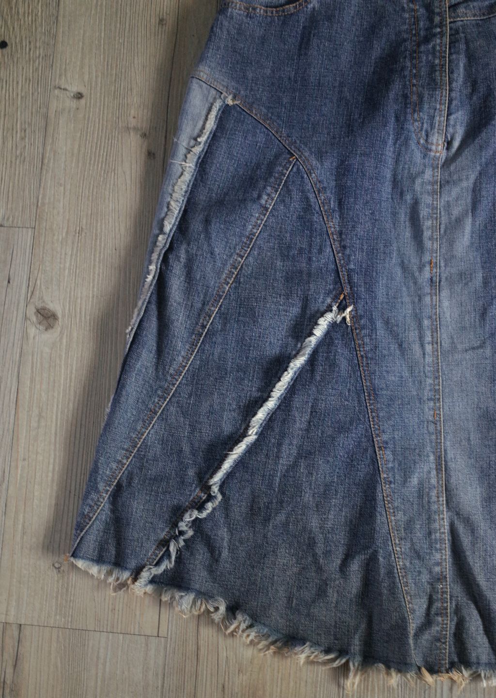 DEF81991-D5FA-4AE0-B4E4-37B6A212065F_1_201_a