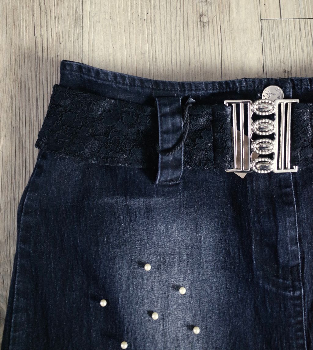 03B0118E-5F79-4A68-9399-DDFFA2171067_1_201_a