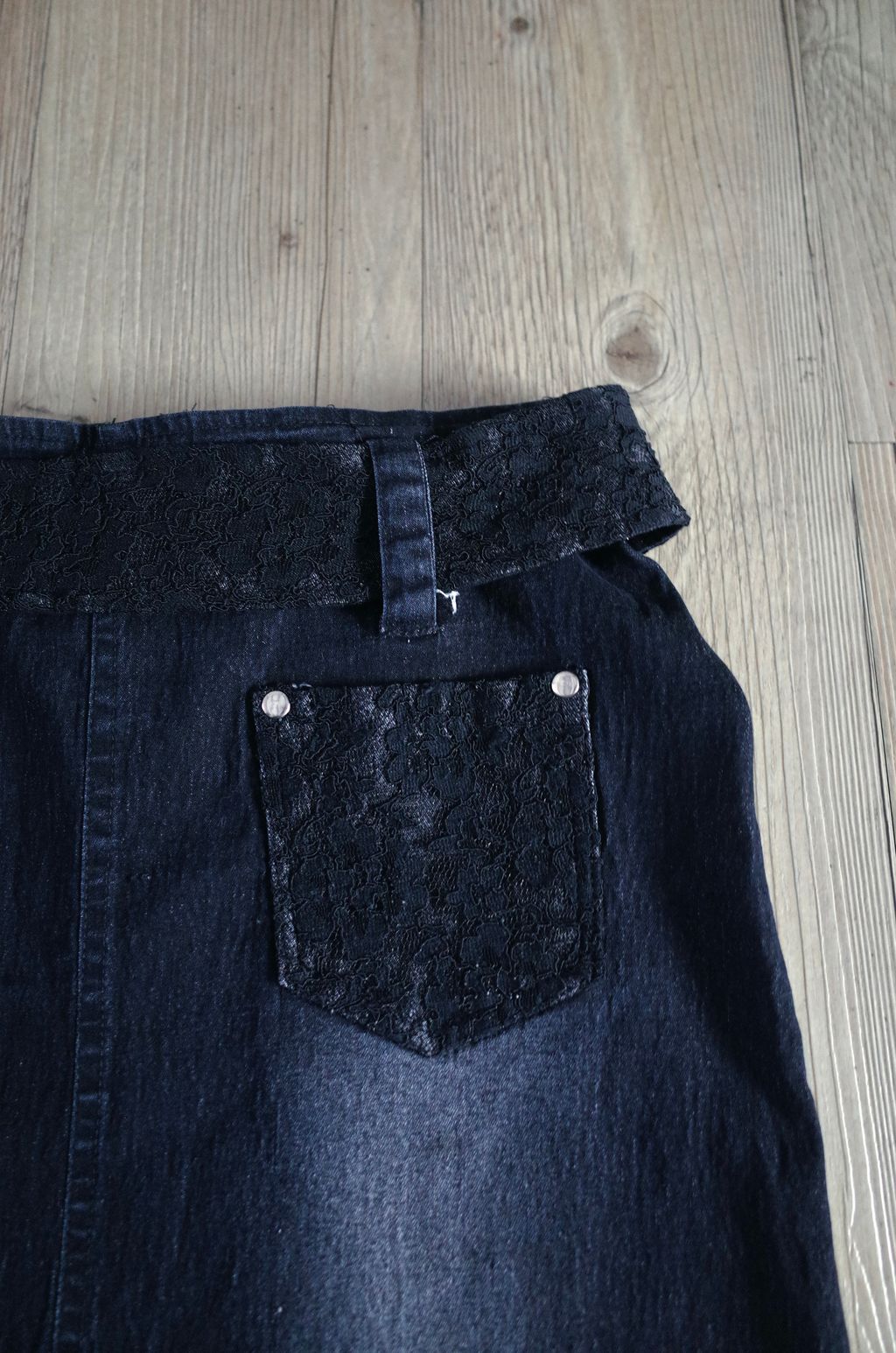 B0A99390-C5BA-46CC-A98F-A861F462F506_1_201_a