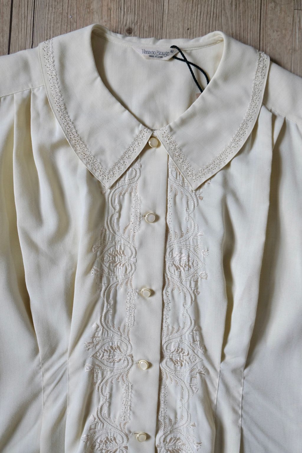 B2F27D16-E007-421E-9C9B-36D408DE1DB3_1_201_a