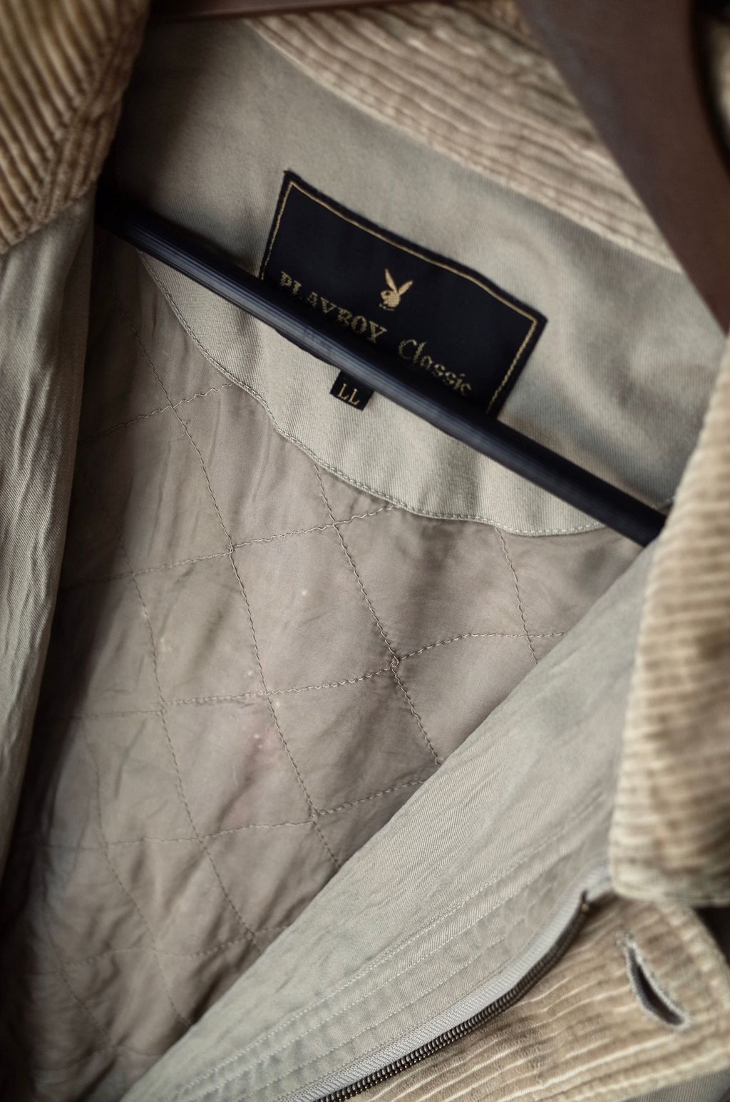 1AD09DEC-53AA-4C60-AE7C-F94041228E6D_1_201_a