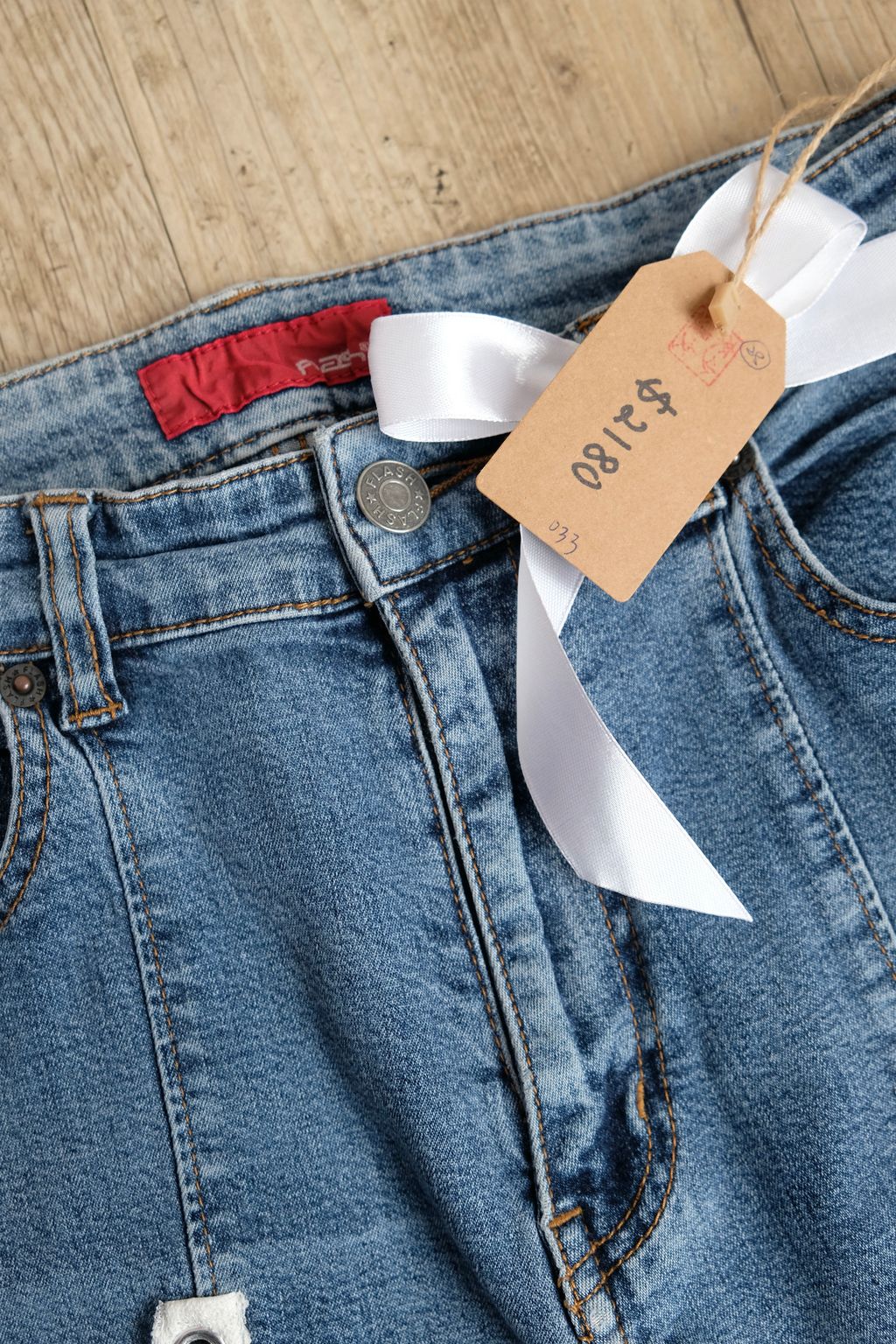 4FDF086E-A47B-46E5-B434-9B4D26C7F338_1_201_a