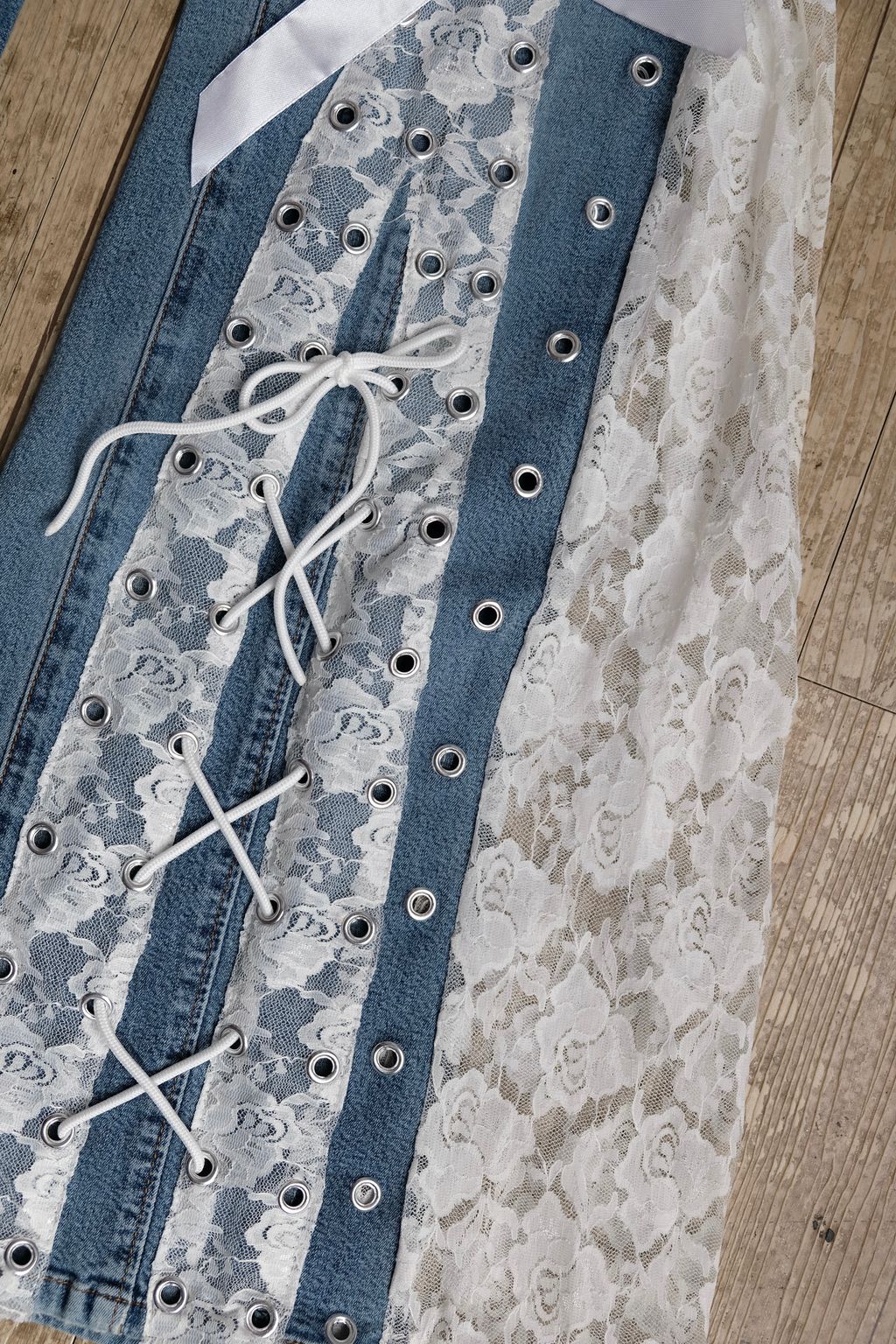 7EA9FB03-DE2E-42A6-BBC5-05CB5E737645_1_201_a