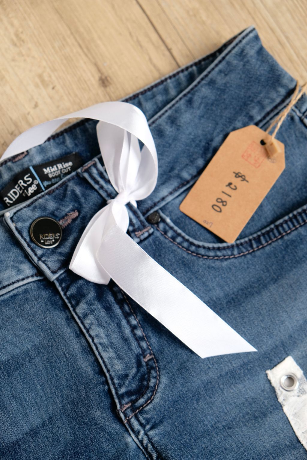 BB05C2F5-53C9-4F67-A7DE-B62F23828A29_1_201_a