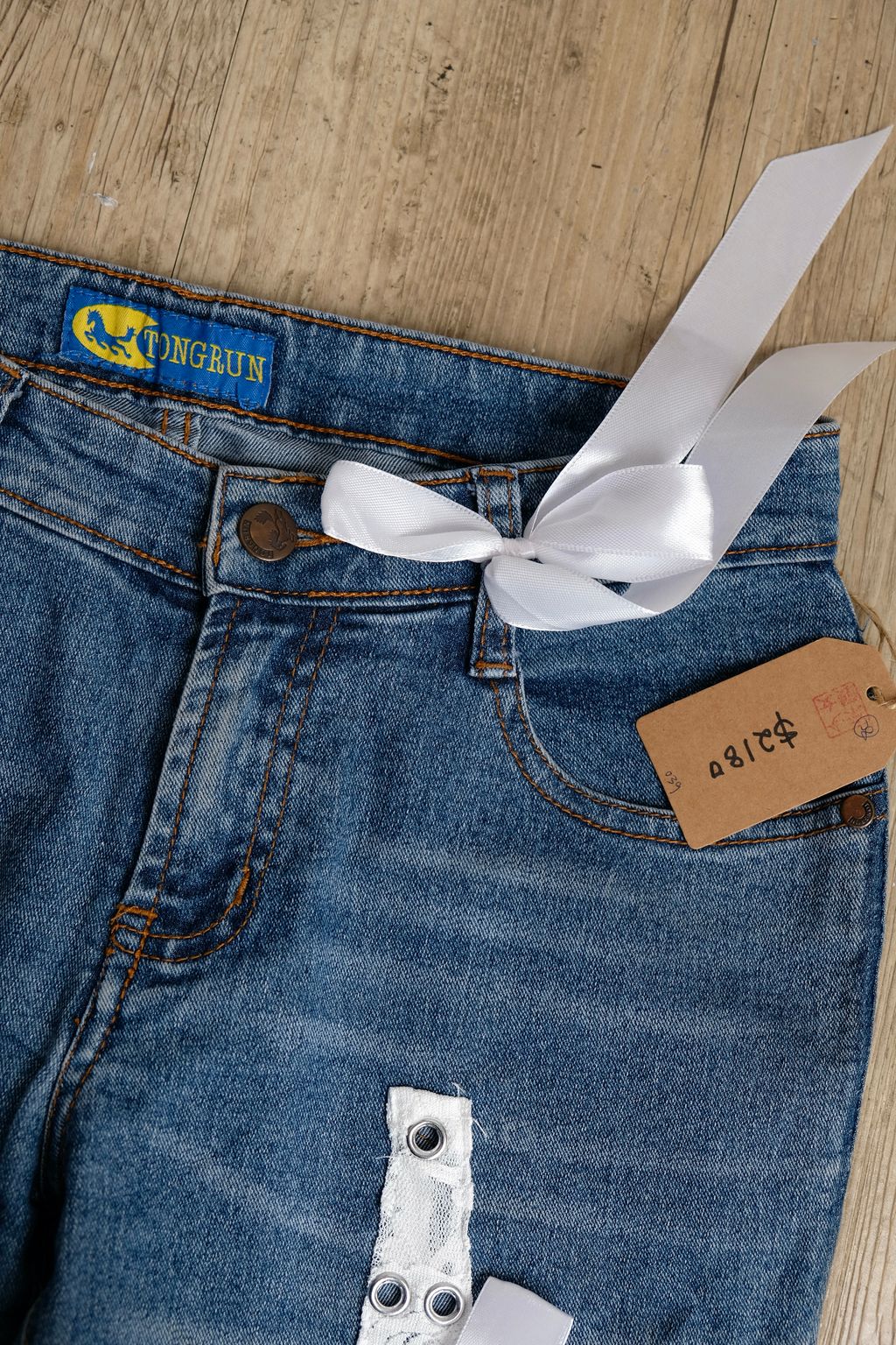 B5B6AD31-AB5C-4B5D-B940-1BBF40BBB390_1_201_a