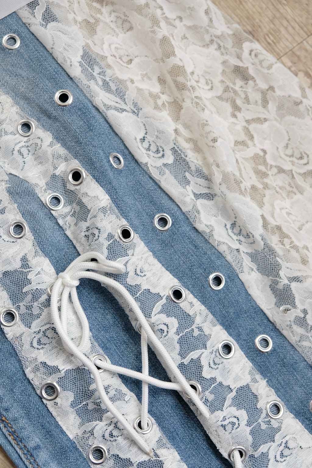 81FCF6C6-3E0F-4916-8270-C18236D82665_1_201_a