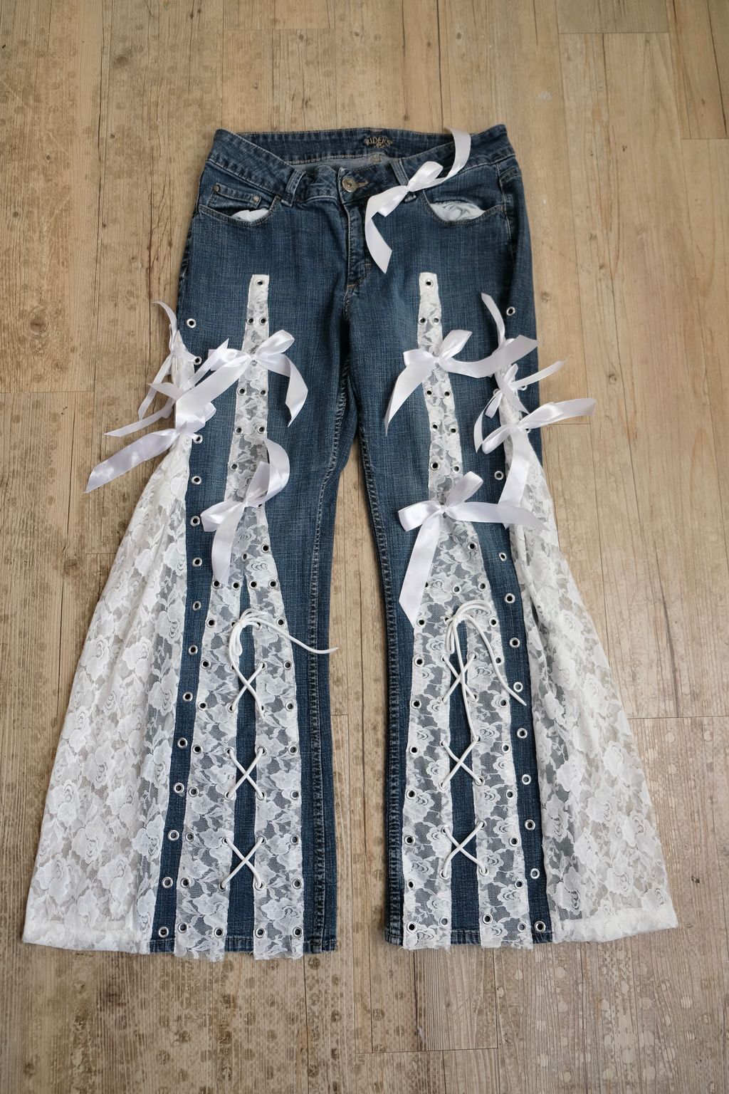 DB1733CE-B1B4-4E75-B010-5AAF4A5FC11F_1_201_a