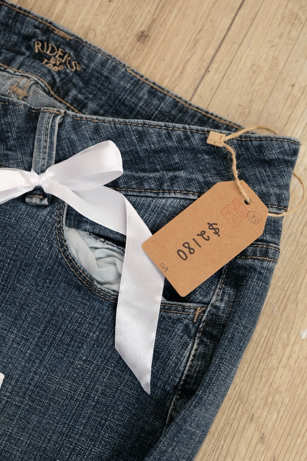 D6CFD757-84B4-4B89-BA12-9A78A3BFA83D_1_201_a