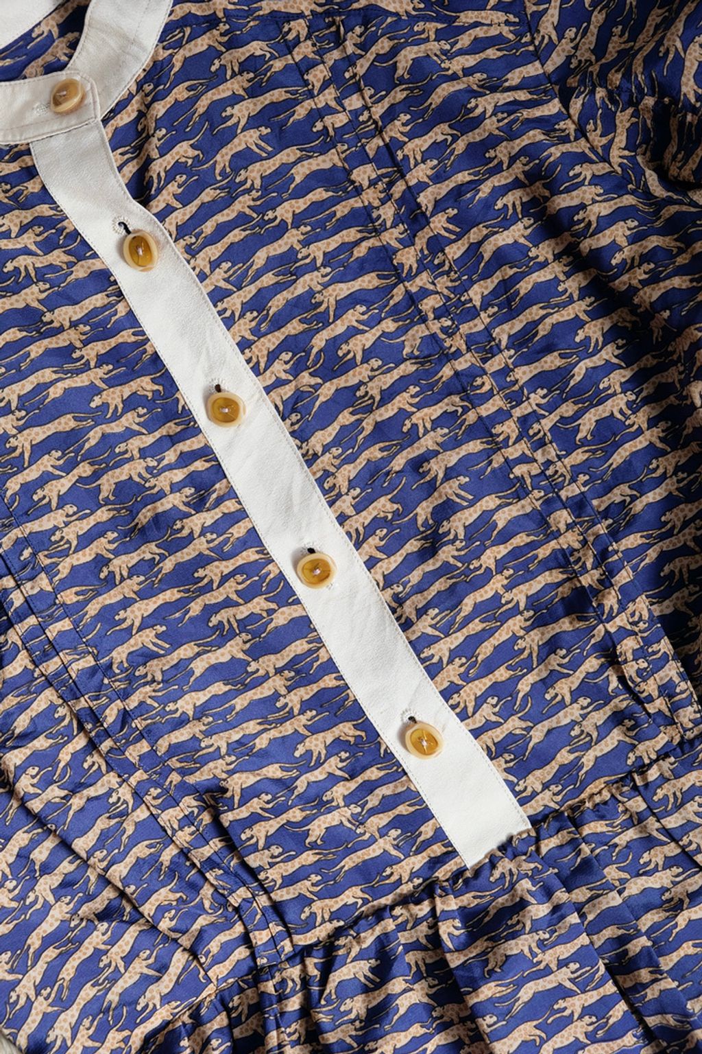 97851BB6-C6F4-4EA6-BF2D-52C015835E50_1_105_c