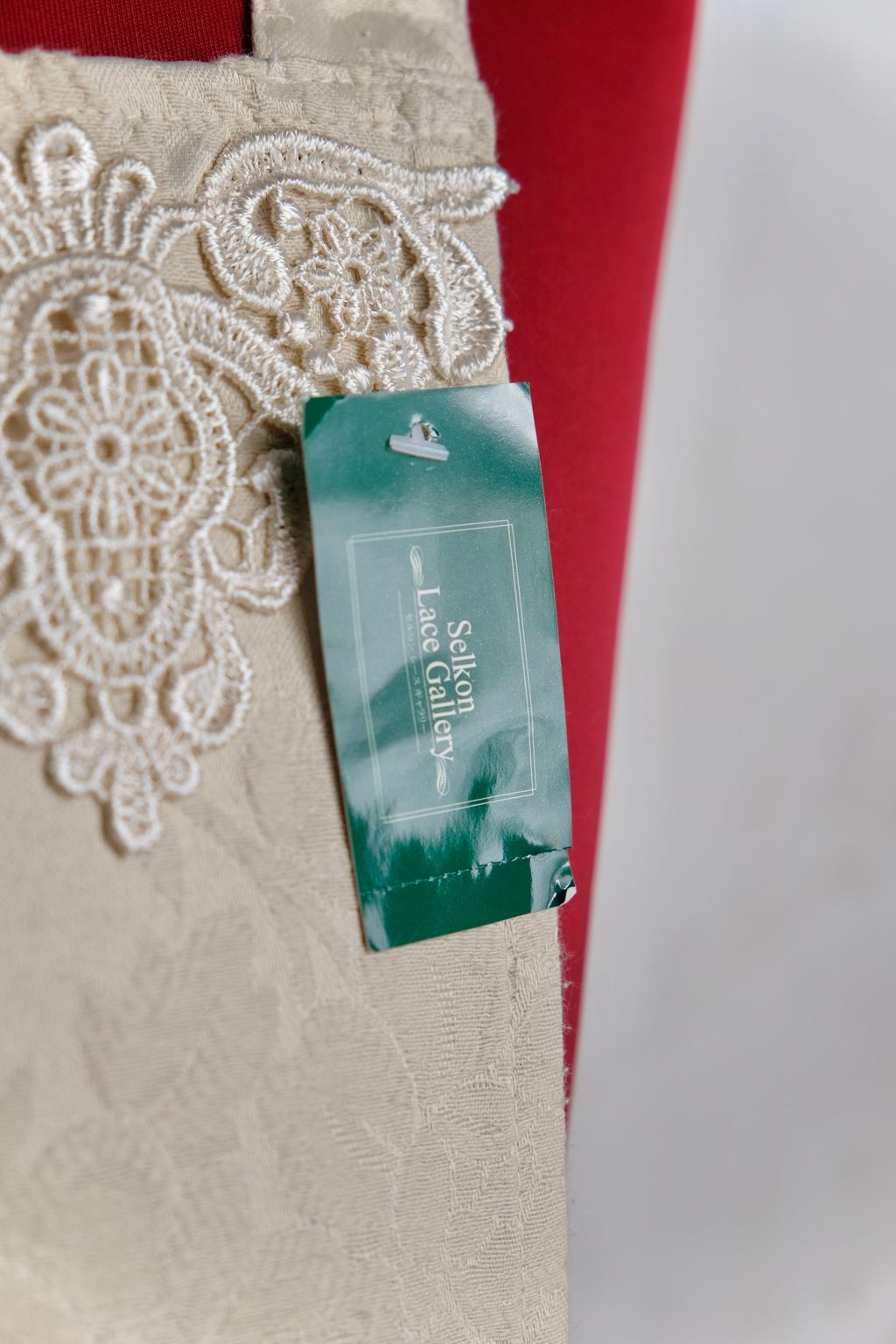 71C323A8-AEAB-4D85-AA6D-664C68E41BE4_1_201_a