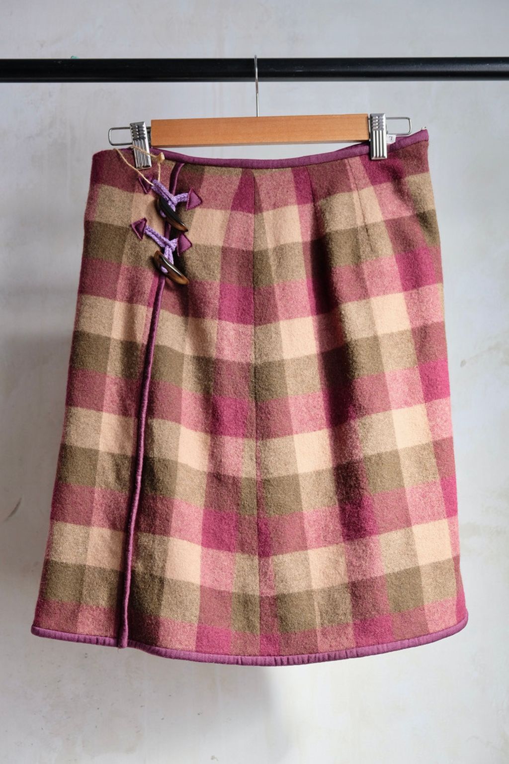 A45D5719-B017-40E4-A4F3-7872F9B62633_1_105_c