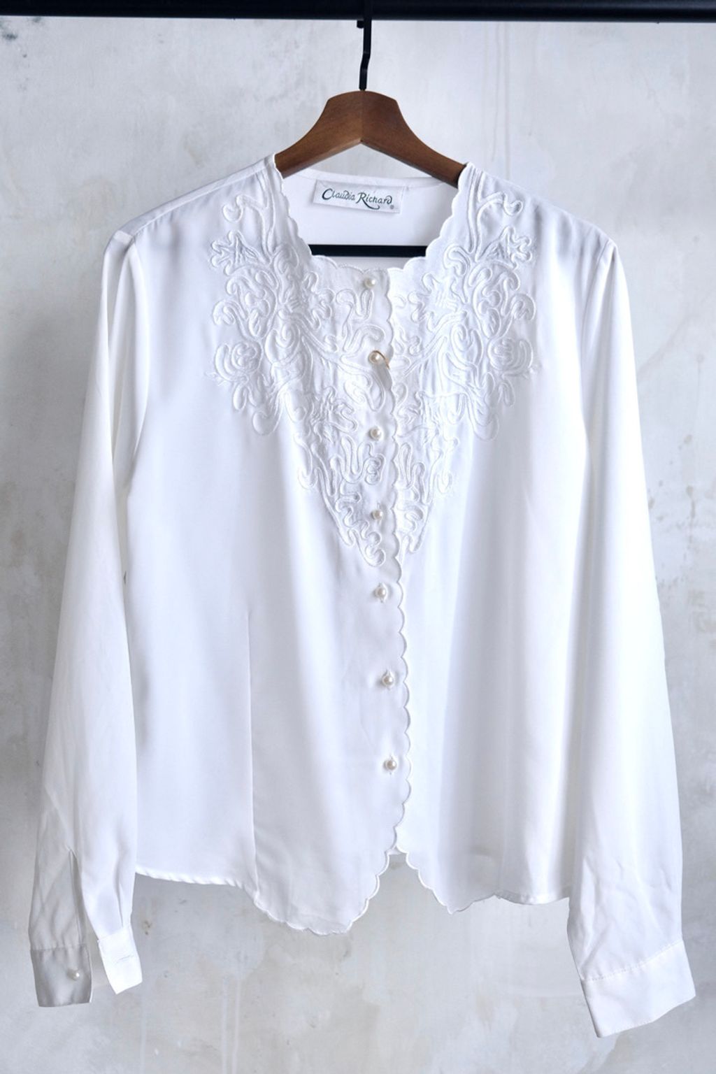 EBB77FB5-C42F-4E28-9D9E-905037331552_1_105_c