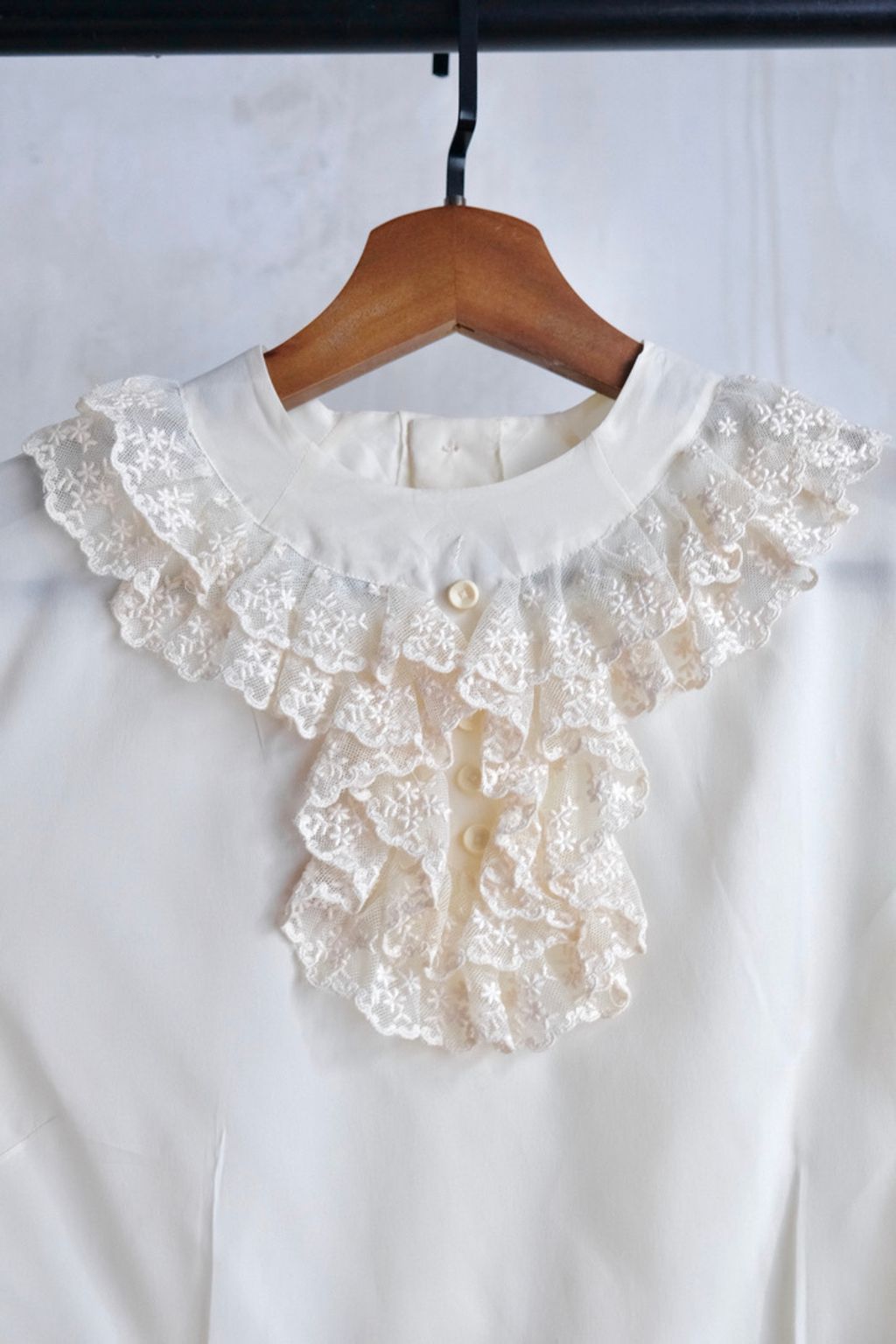 233CF627-F51E-42E8-A7E6-BAE433939340_1_105_c