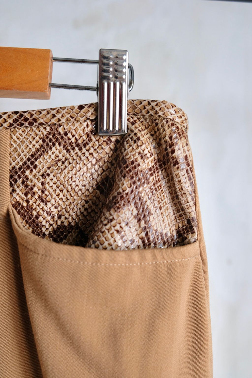 9BFC0A16-0A7B-42FF-AC56-FE0E67C8B470_1_105_c