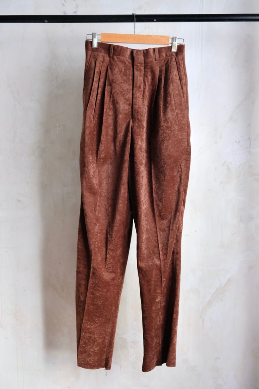 A9FBD4A2-3EDE-48CA-840B-272911FEF307_1_105_c