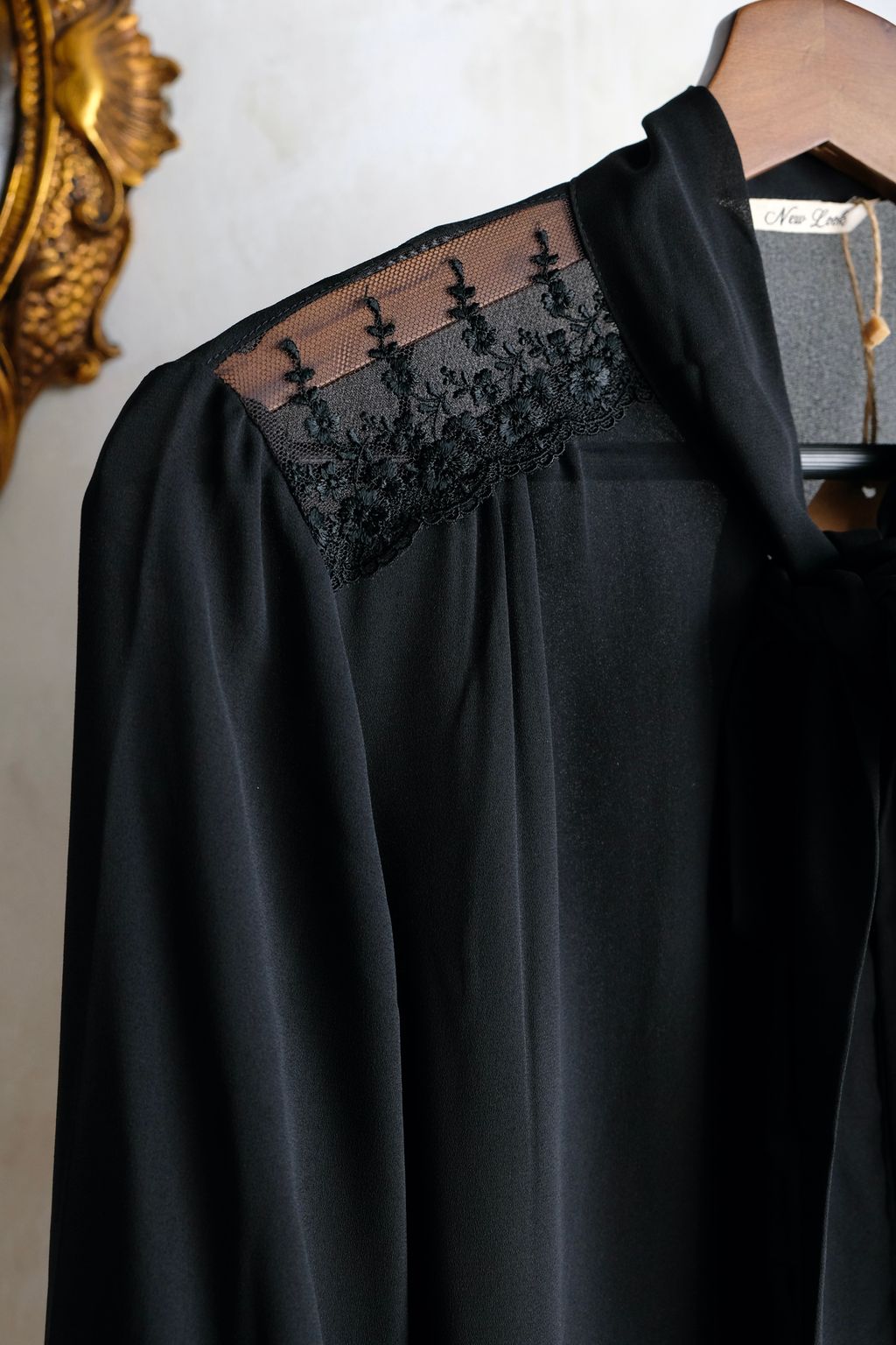 BCB41283-3356-4D85-97DF-0855E3B484D1_1_201_a