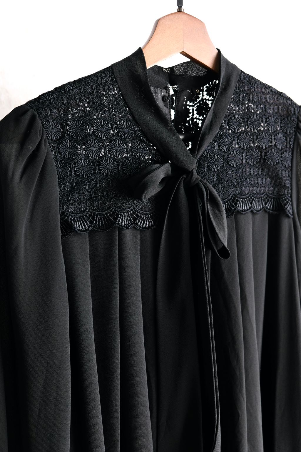 F40EBB8A-C355-4F4E-B35F-185A0240617A_1_201_a