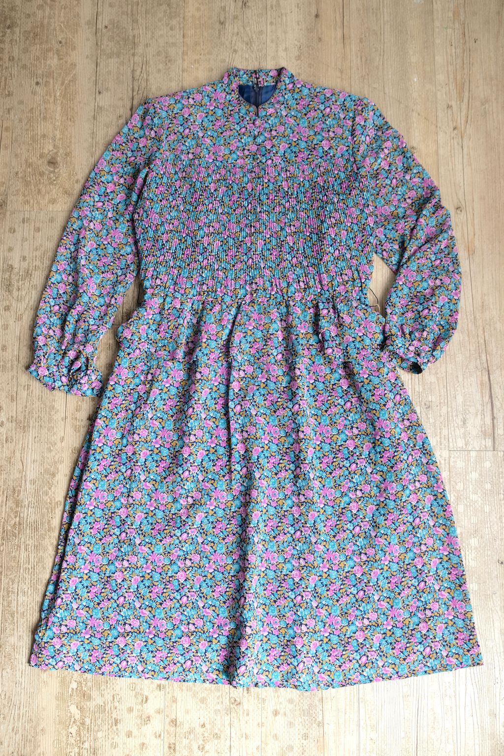 215AB574-BF7B-46DF-B999-329581D366C1_1_201_a