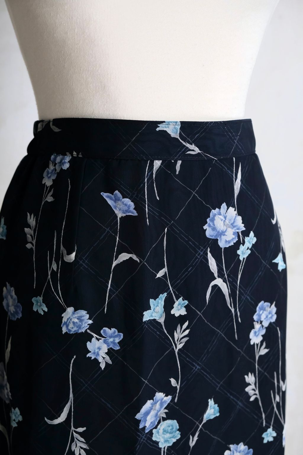 0E5B4875-A309-41F9-9110-7B54279B75B1_1_201_a