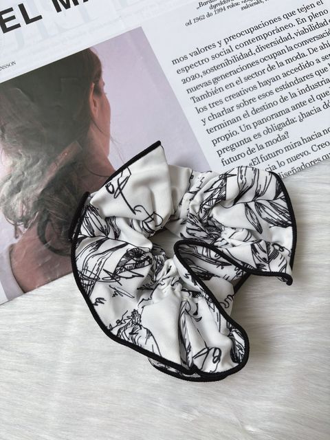 XL printed scrunchy