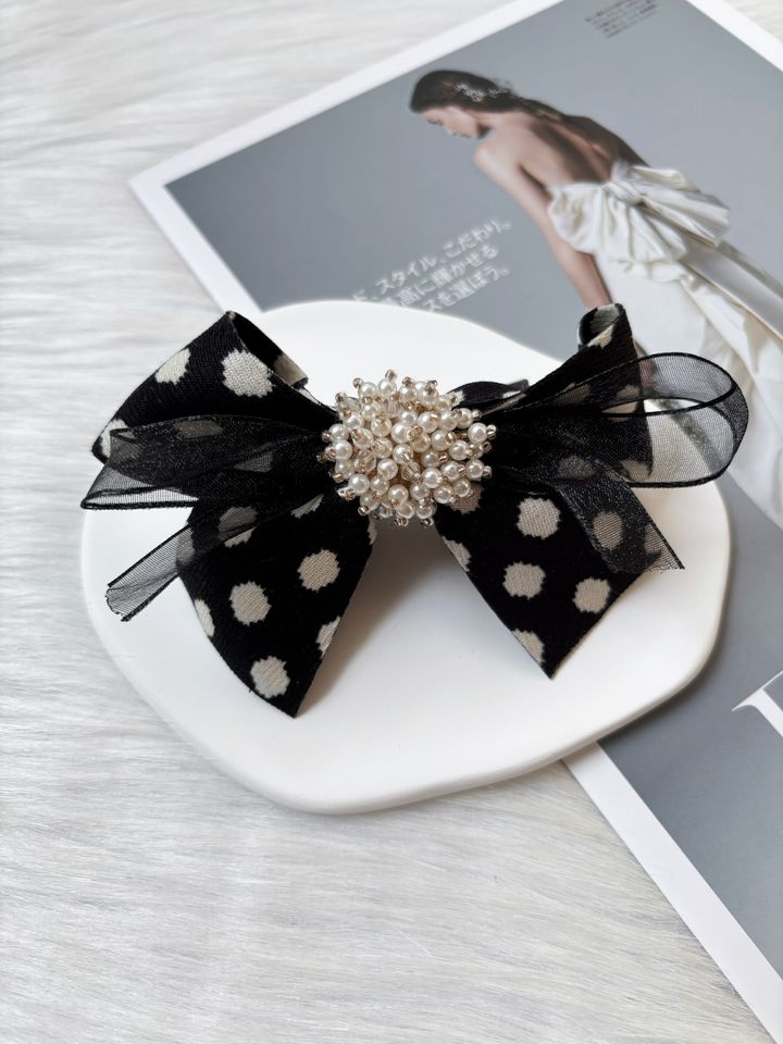 3D ribbon ponytail clip