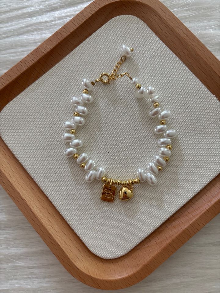 bliss pearl charm bracelet