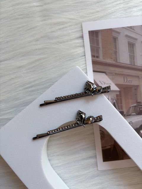 metallic black butterfly side clip (1pair)