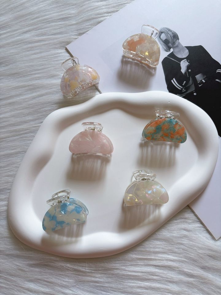 acrylic claw clip (4cm)