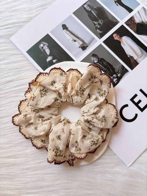 vintage style scrunchy