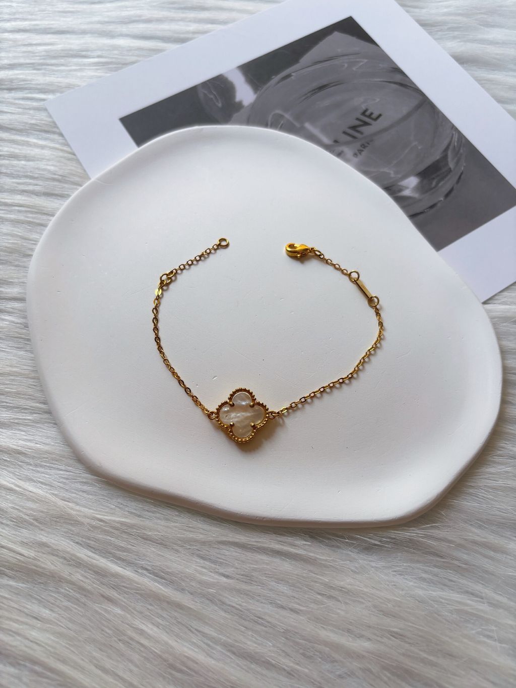 minimalist clover bracelet