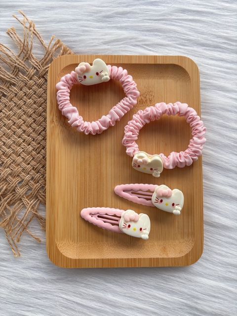 hello kitty theme gift set (2pcs scrunchy & 1pair bb clip)
